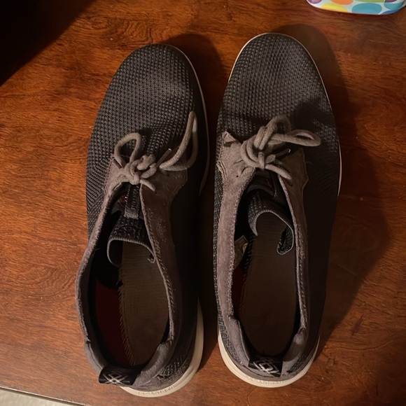 Men’s uggs dark gray shoes size 11 - Picture 4 of 4